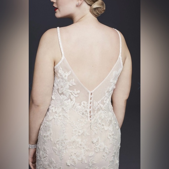 Oleg Cassini 22W Ivory 3D Floral Ballerina  Wedding Dress - Picture 3 of 13